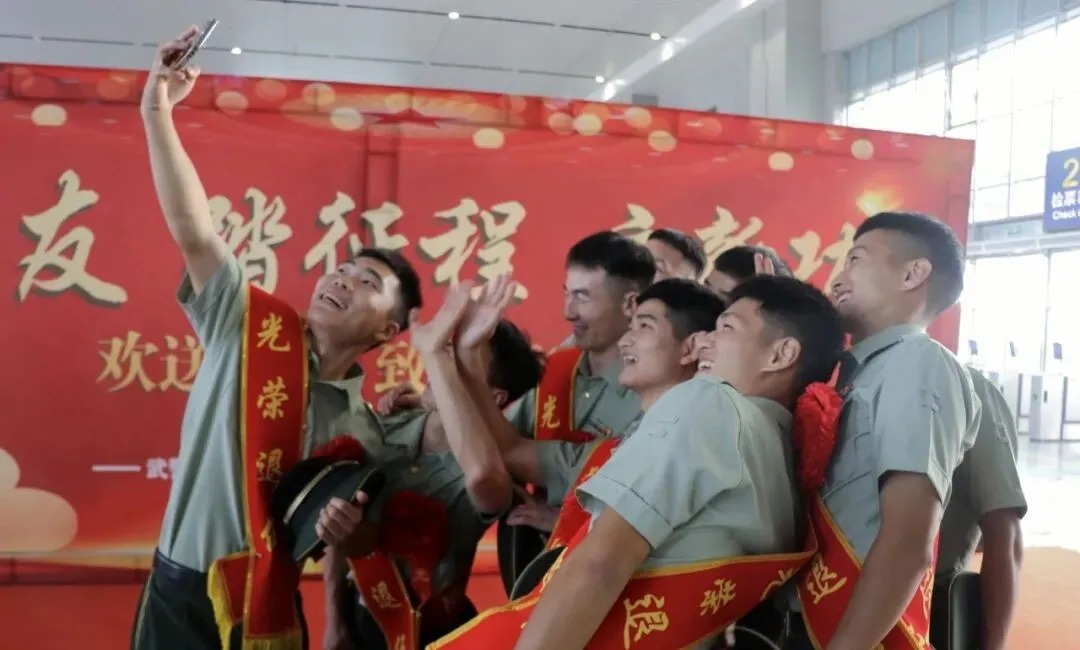60ac1cb2a5d24dcf0821429f810a3d42.jpg