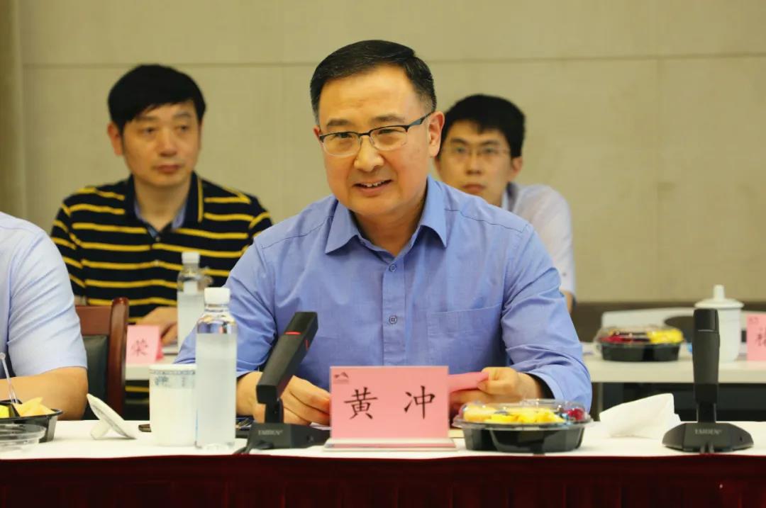 黄冲出席上海高新产业融创服务战略联盟创新发展战略研讨会并讲话