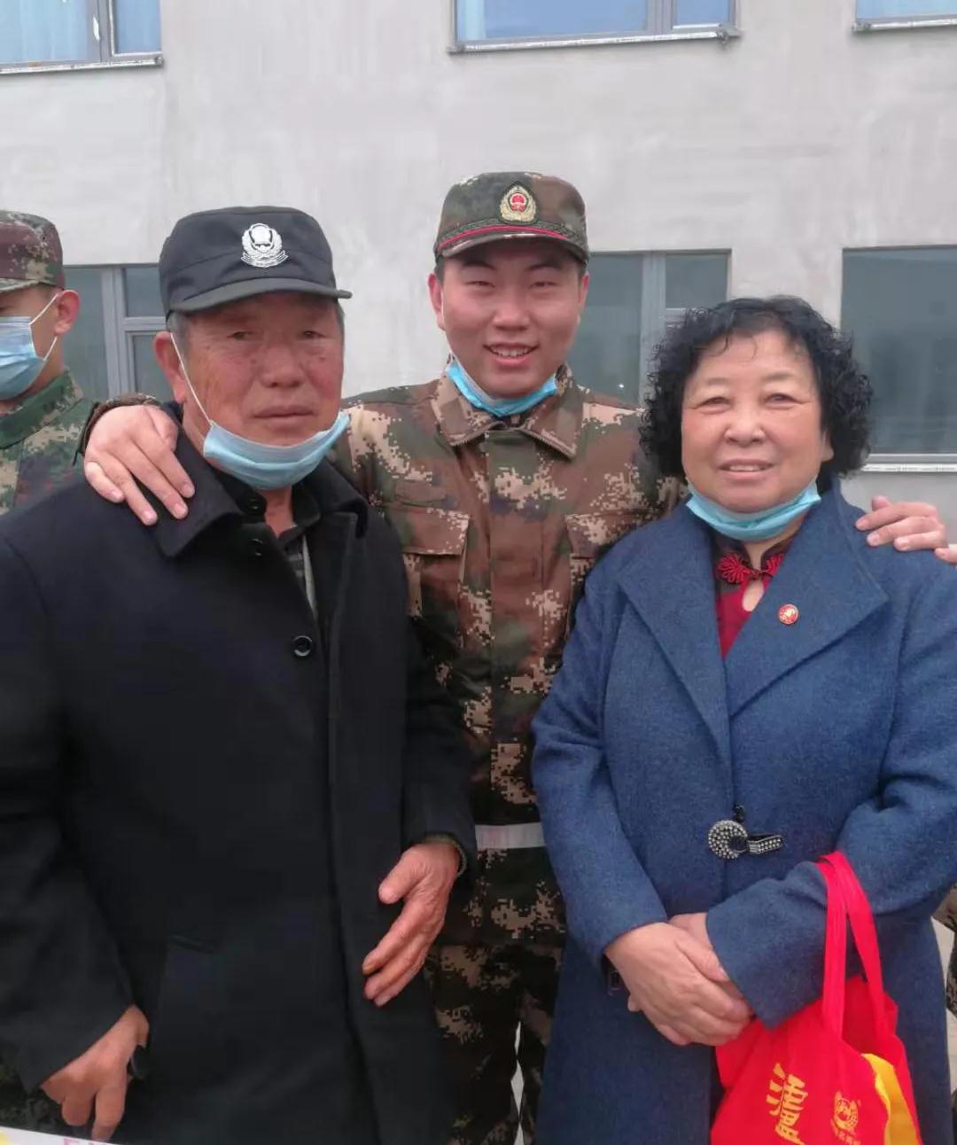 入伍前.jpg